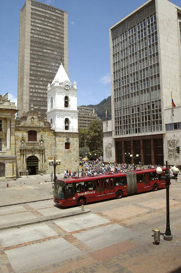 Transmilenio Avenida Jimenez en Bogota, Cundinamar...