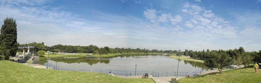 Lago del Parque Metropolitano Simon Bolivar en Bog...