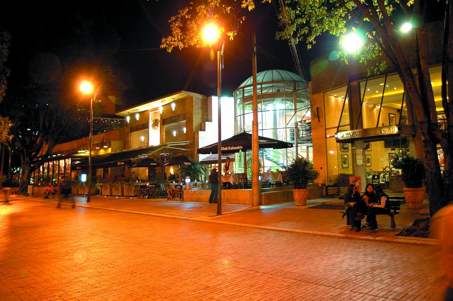 Vista Nocturna de la Zona T en Bogota, Cundinamarc...