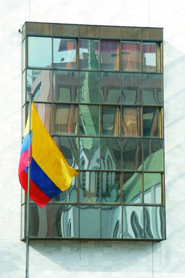 Detalle de un Ventanal en Bogota, Cundinamarca, Co...