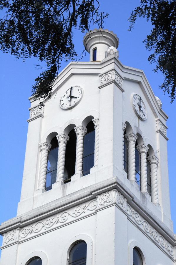 Detalle de la Iglesia Santa Barbara, Barrio Usaque...