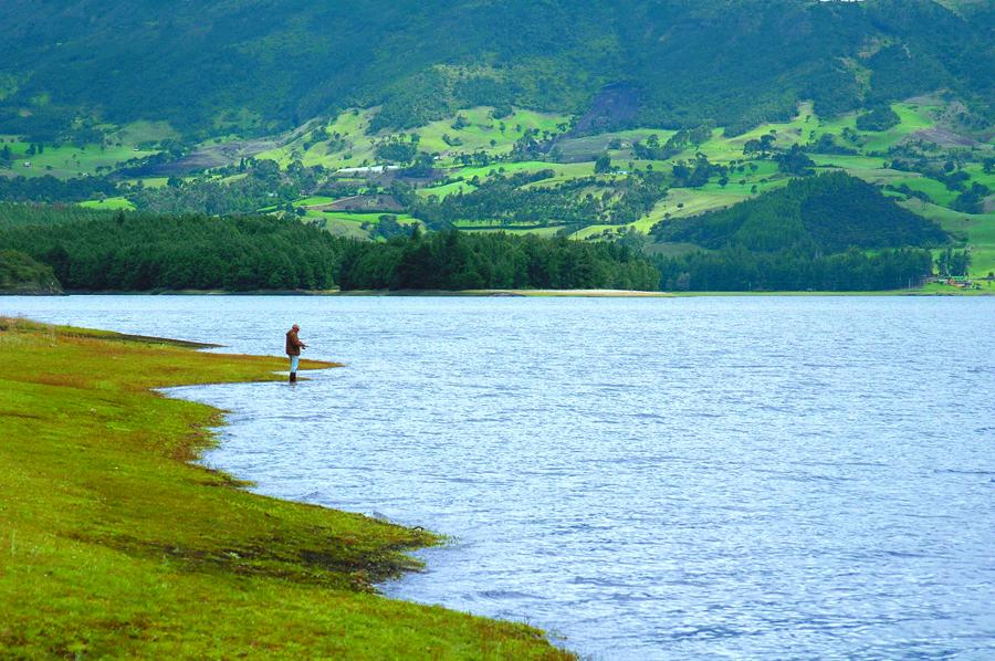 Embalse del Sisga en el Municipio de Choconta, Cun...