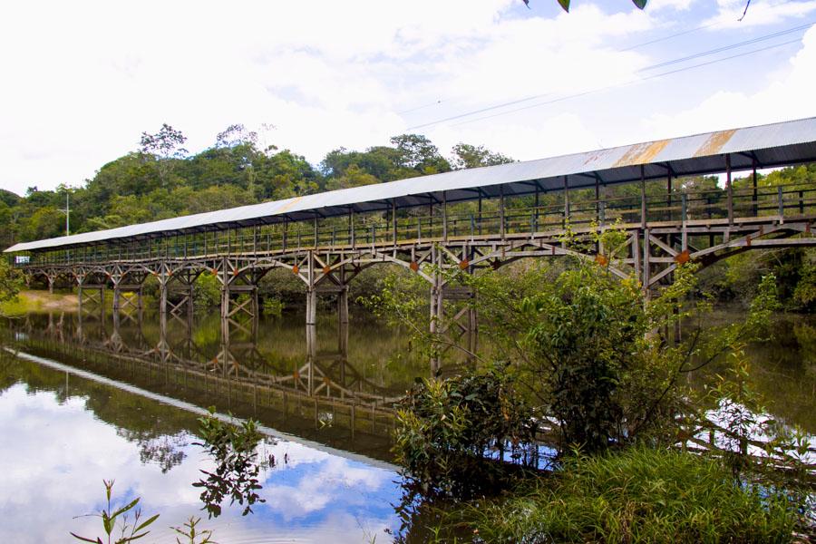 Puende de Madera, Mitu, Vaupes, Colombia