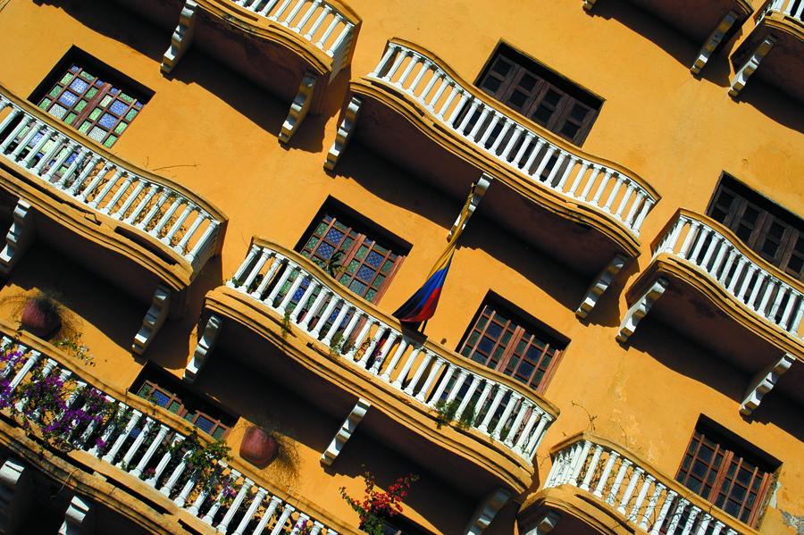 Balcones de una Fachada Colonial en Cartagena, Bol...