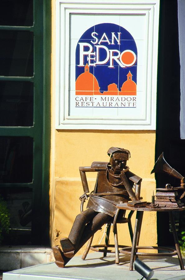 Fachada del cafe San Pedro en Cartagena, Bolivar, ...