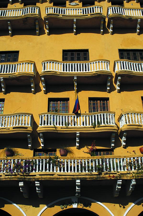 Balcones de una Fachada Colonial en Cartagena, Bol...