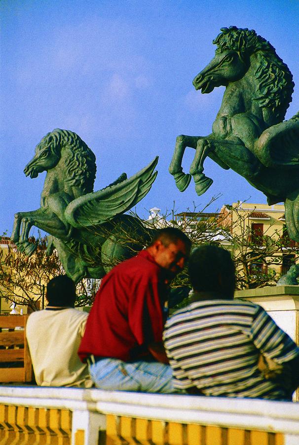 Monumento "Los Pegasos" en Cartagena, Bolivar, Col...