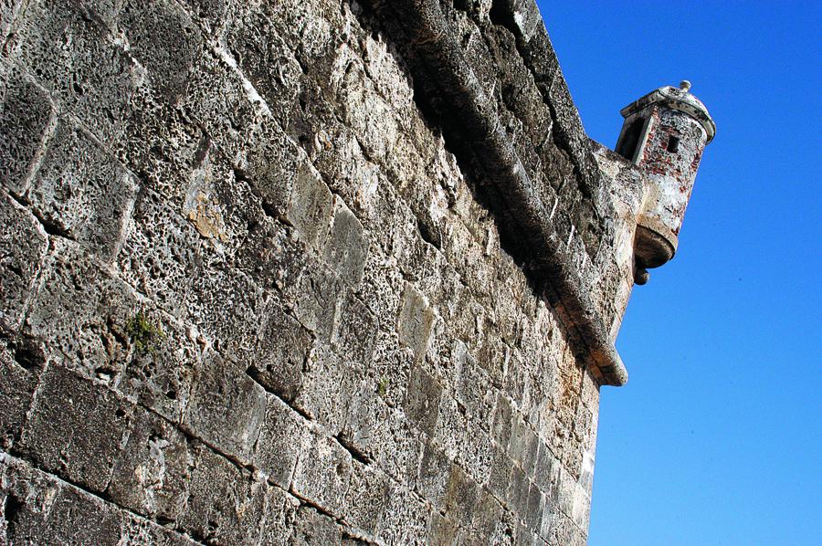 Muralla en el Fuerte San Fernando Cartagena, Boliv...