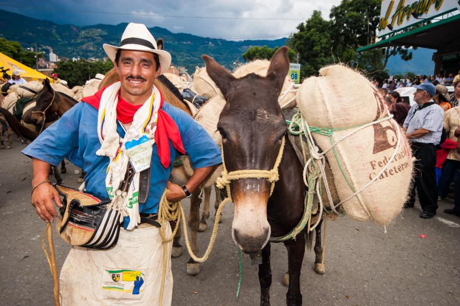 Arriero con Mulas en Antioquia, Colombia