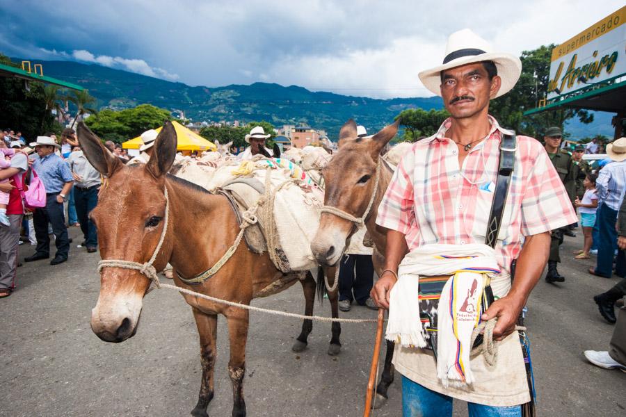 Arriero con Mulas en Antioquia, Colombia