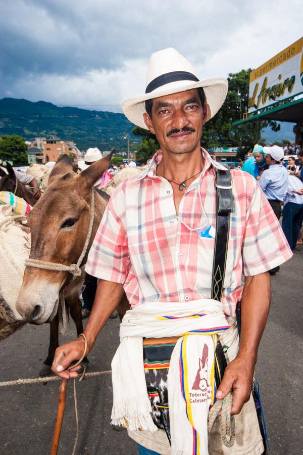 Arriero con Mulas en Antioquia, Colombia