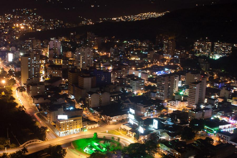 Panoramica Nocturna de Cali, Valle del Cauca, Colo...