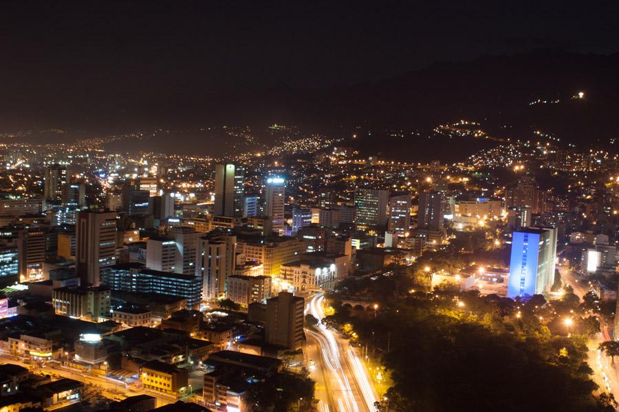 Panoramica Nocturna de Cali, Valle del Cauca, Colo...