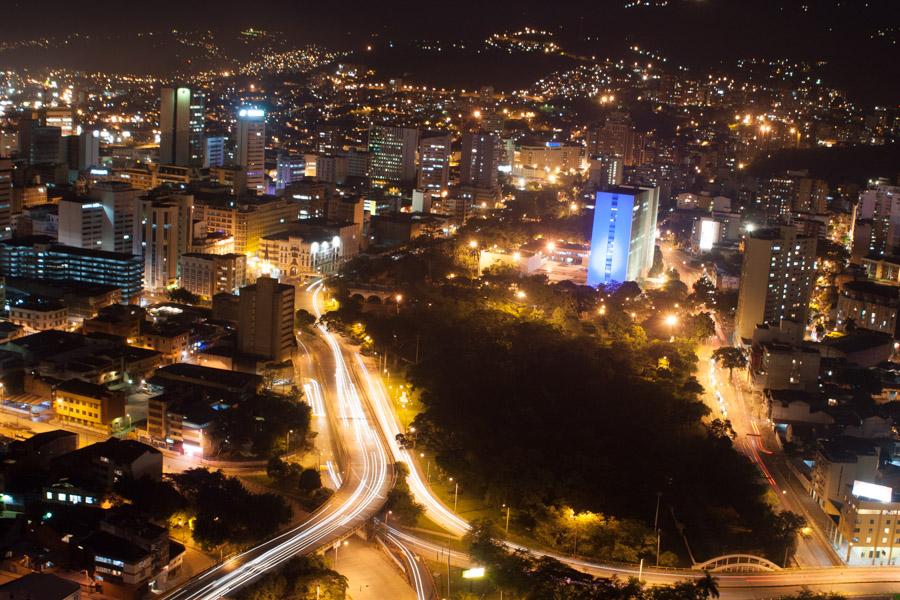 Panoramica Nocturna de Cali, Valle del Cauca, Colo...