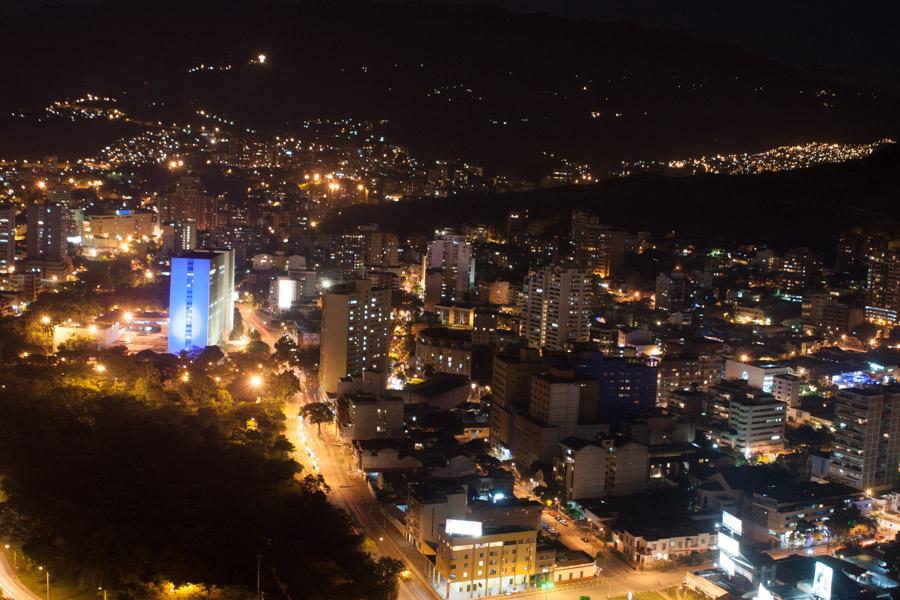 Panoramica Nocturna de Cali, Valle del Cauca, Colo...