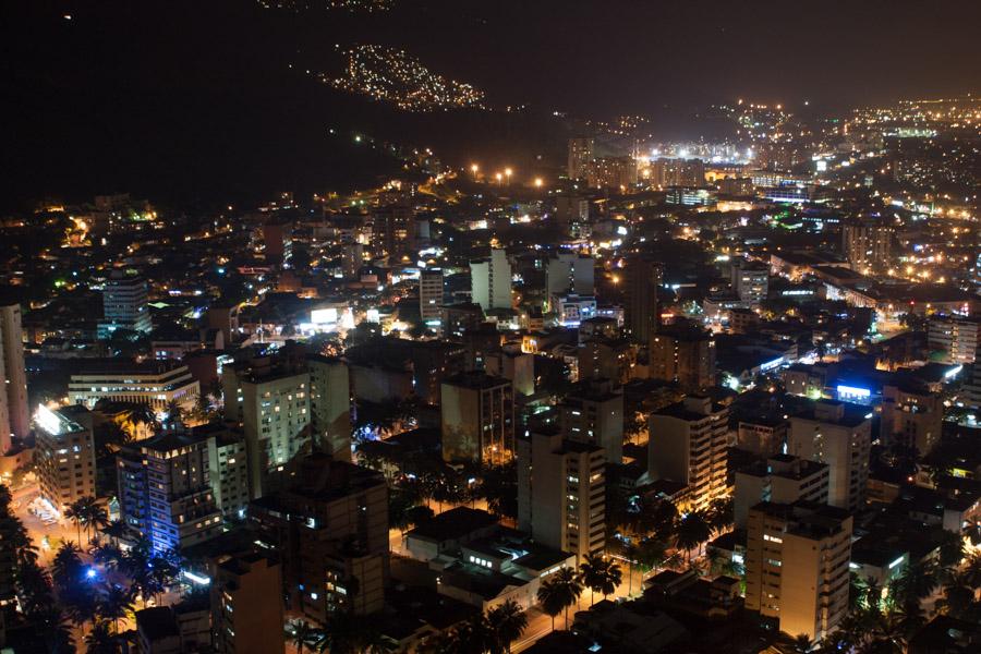 Panoramica Nocturna de Cali, Valle del Cauca, Colo...