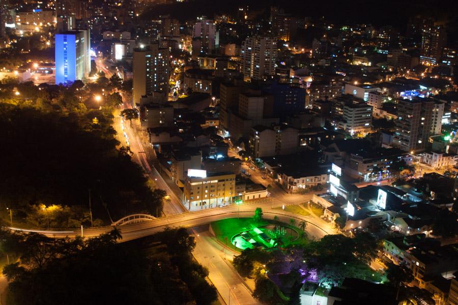 Panoramica Nocturna de Cali, Valle del Cauca, Colo...