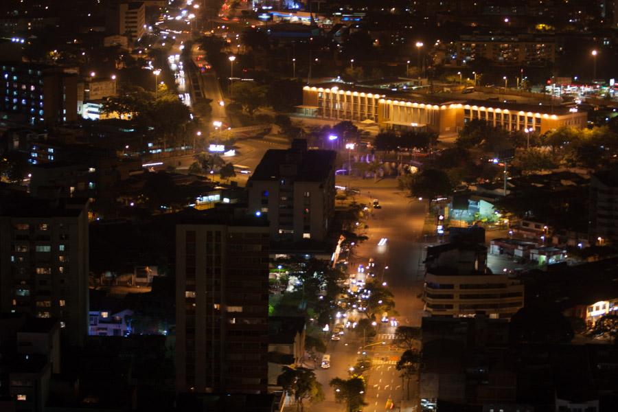 Panoramica Nocturna de Cali, Valle del Cauca, Colo...