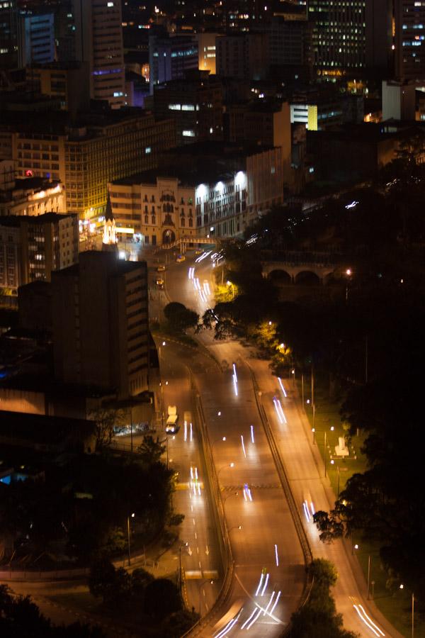 Panoramica Nocturna de Cali, Valle del Cauca, Colo...