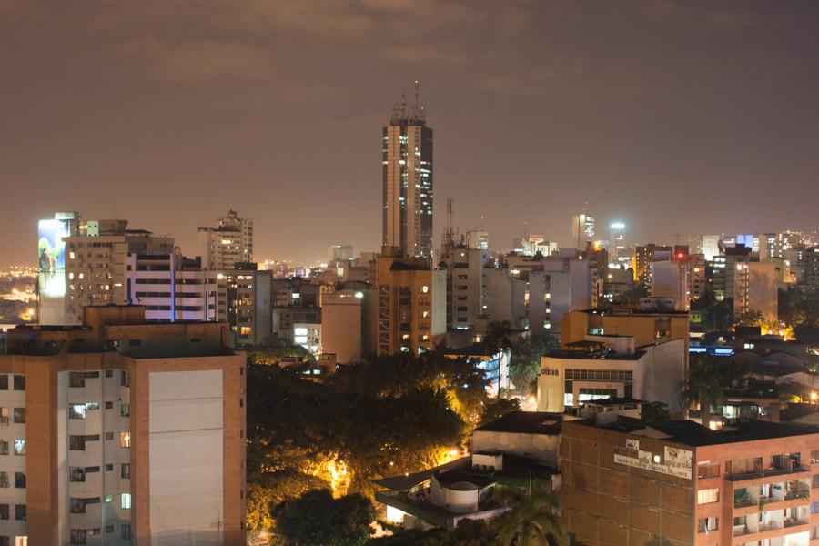 Panoramica Nocturna de Cali, Valle del Cauca, Colo...