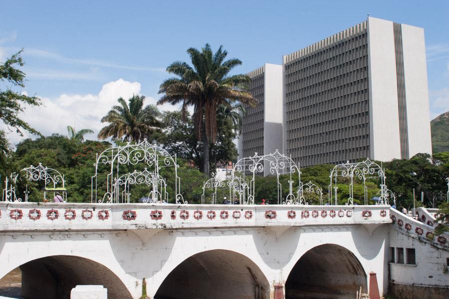 Puente Peatonal del Rio Cali, Valle del Cauca, Col...