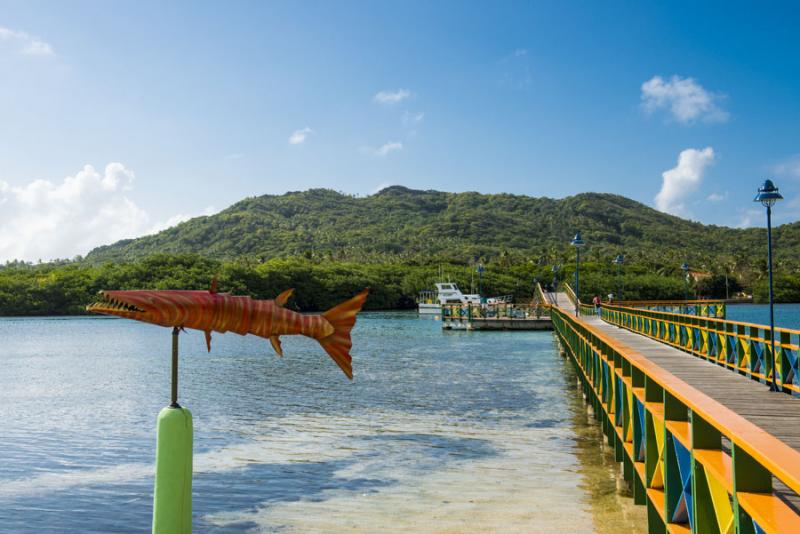 Escultura en el Puente de los Enamorados, Isla de ...