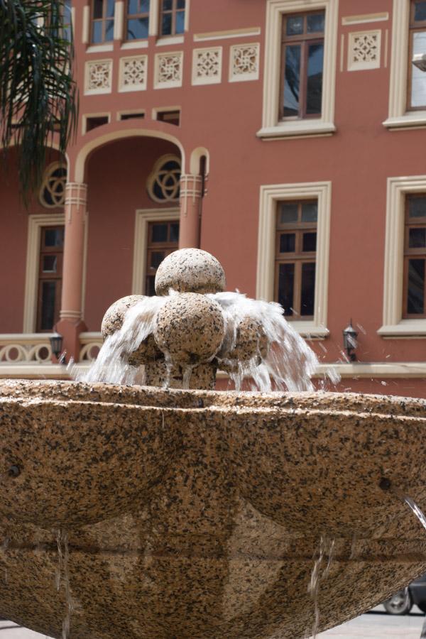 Fuente del Parque Caicedo, Cali, Valle del Cauca, ...