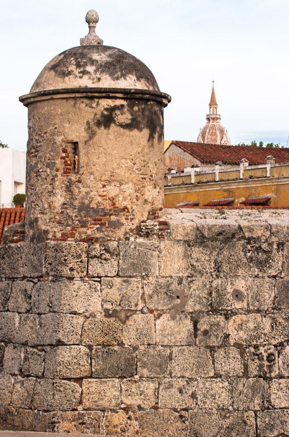 Muralla en el Fuerte San Fernando, Cartagena, Boli...