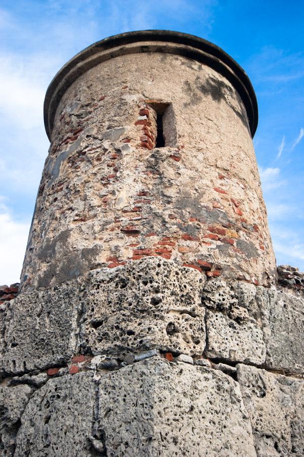 Muralla en el Fuerte San Fernando, Cartagena, Boli...