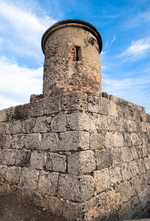 Muralla en el Fuerte San Fernando, Cartagena, Boli...