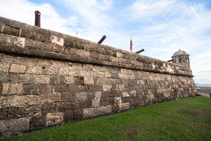 Muralla en el Fuerte San Fernando, Cartagena, Boli...