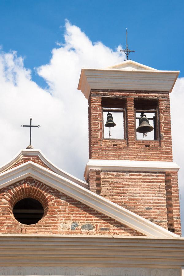 Detalle de la frachada de una Iglesia en Santa Fe ...