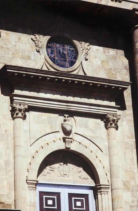 Detalle de la puerta de la Catedral del Socorro, S...