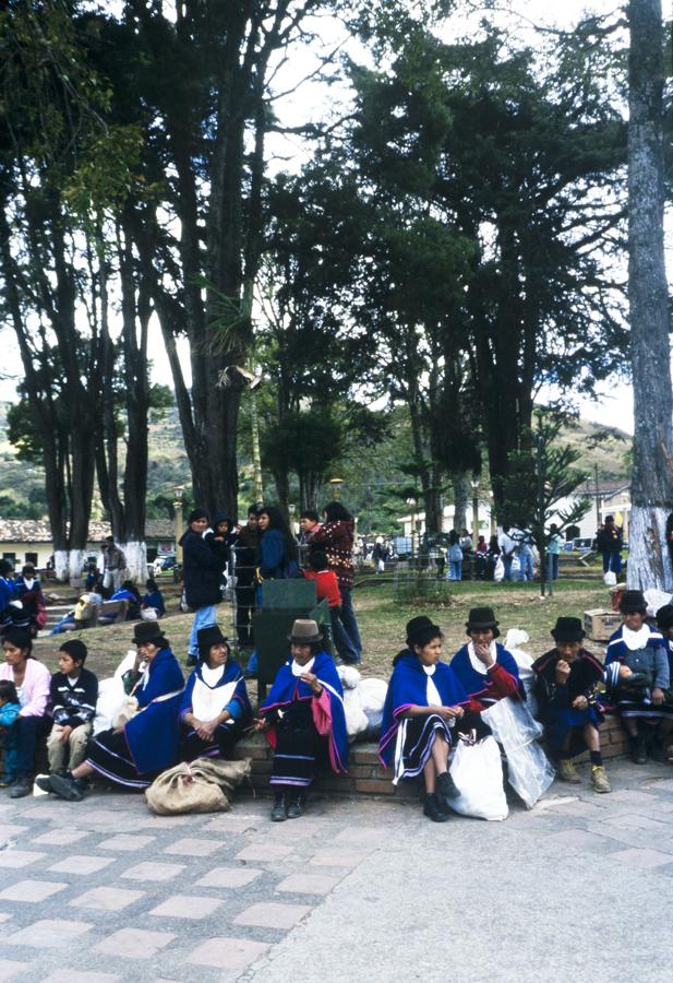 Indigenas Gumbianos en un Parque en Silvia, Cauca,...