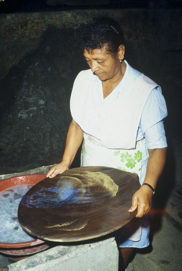 Lavadora de oro en Marmato, Caldas, Colombia