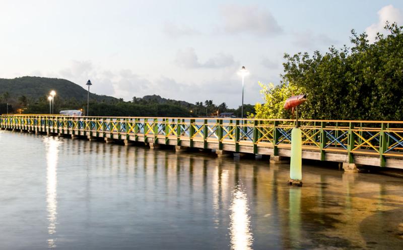 Escultura en el Puente de los Enamorados, Isla de ...