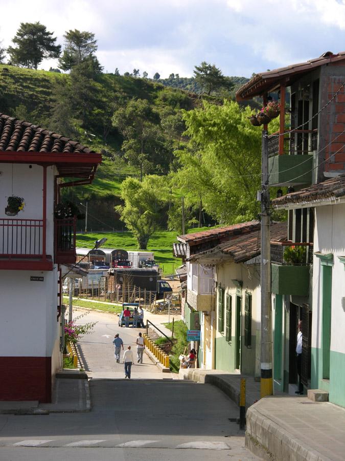 Calle en el municipio de Entrerrios Antioquia Colo...