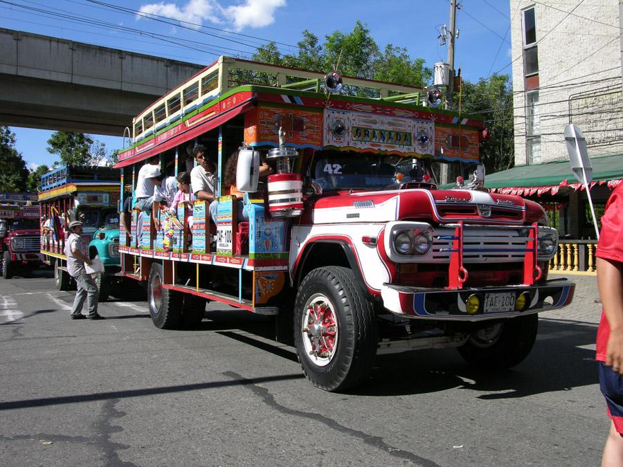  Chivas en la Feria de Flores en Medellin Antioqui...