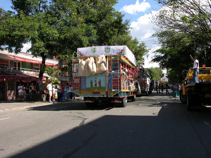  Chivas en la Feria de Flores en Medellin Antioqui...