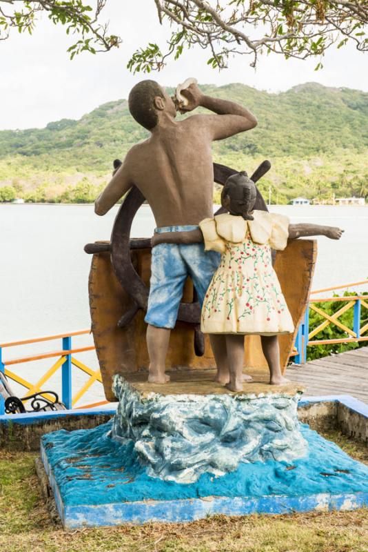 Escultura en el Puente de los Enamorados, Isla de ...