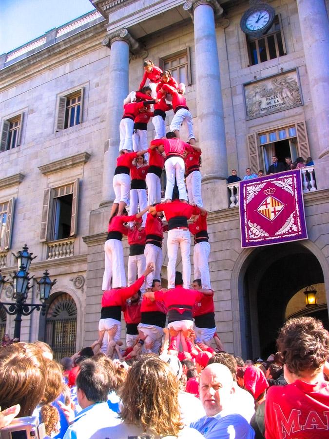 Torres humanas en fiesta de la Trobada Castellera ...