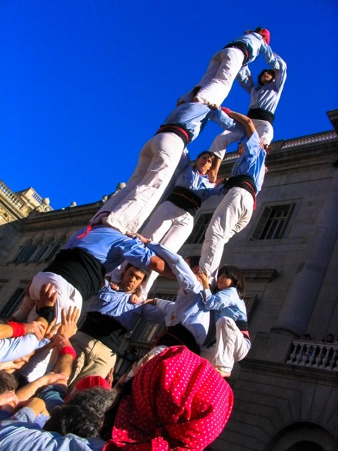 Torres humanas en fiesta de la Trobada Castellera ...