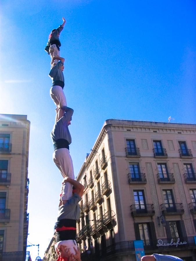 Torres humanas en fiesta de la Trobada Castellera ...