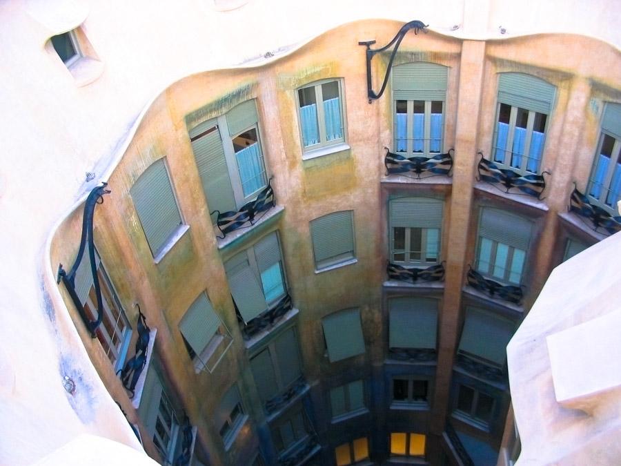 Interior de Casa Mila, Barcelona, España