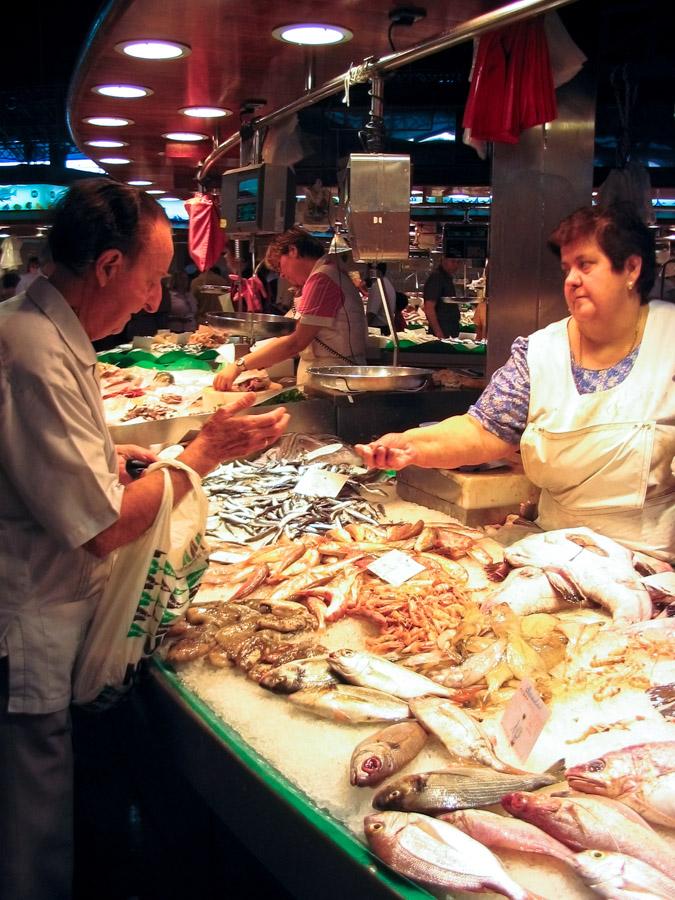 Venta de pescado en el Mercado