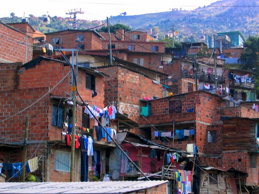 Casas en la comuna Santo Domingo Sabio, Medellin, ...