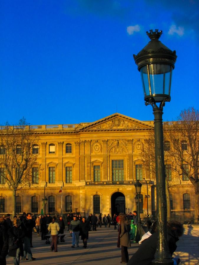 Fachada del Edificio del antiguo Parlamento France...