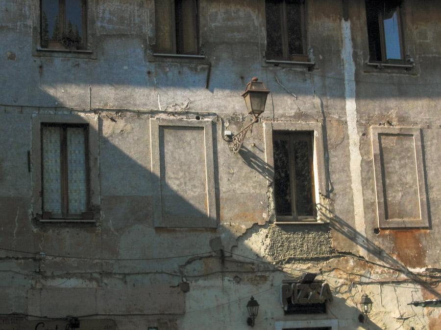 Fachada de un Edificio en ruinas