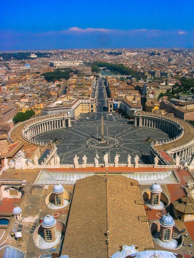 Panoramica de la Plaza de San Pedro, Roma, Italia