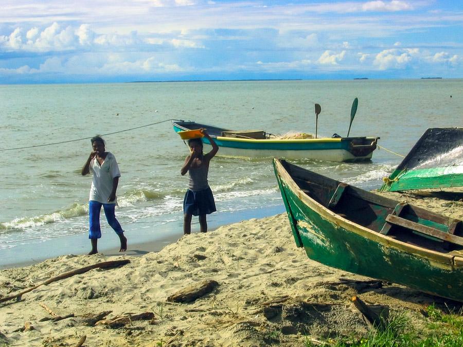 Embarcaciones en la playa, Choco, Colombia